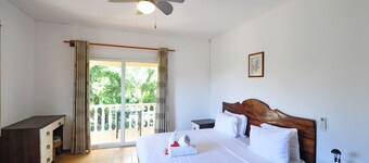 GT セルフ ケータリング アパートメンツ