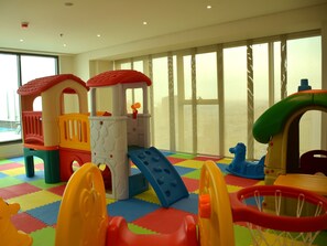 Innen-Kinderspielplatz