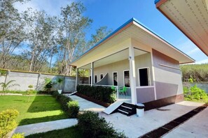 Exterior - At Night Airport Resort (Sa Khu)