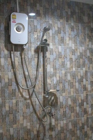 Bathroom - Sirikul Mansion (Sa Khu)