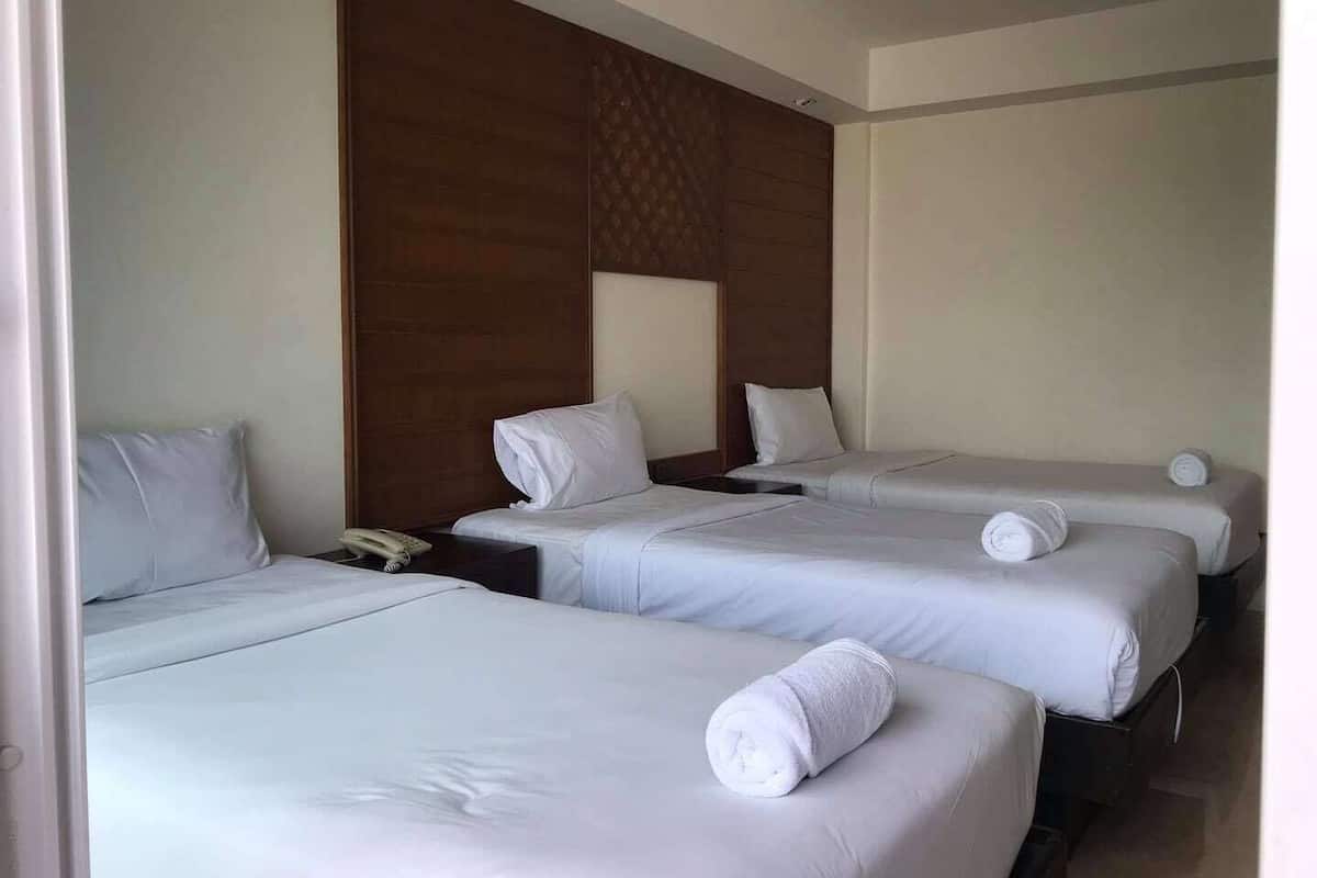 Iron/ironing board, free WiFi, bed sheets, wheelchair access