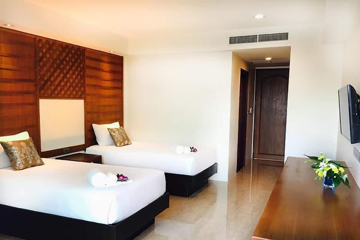 Iron/ironing board, free WiFi, bed sheets, wheelchair access