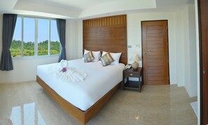 Tabla de planchar con plancha, wifi gratis y ropa de cama 