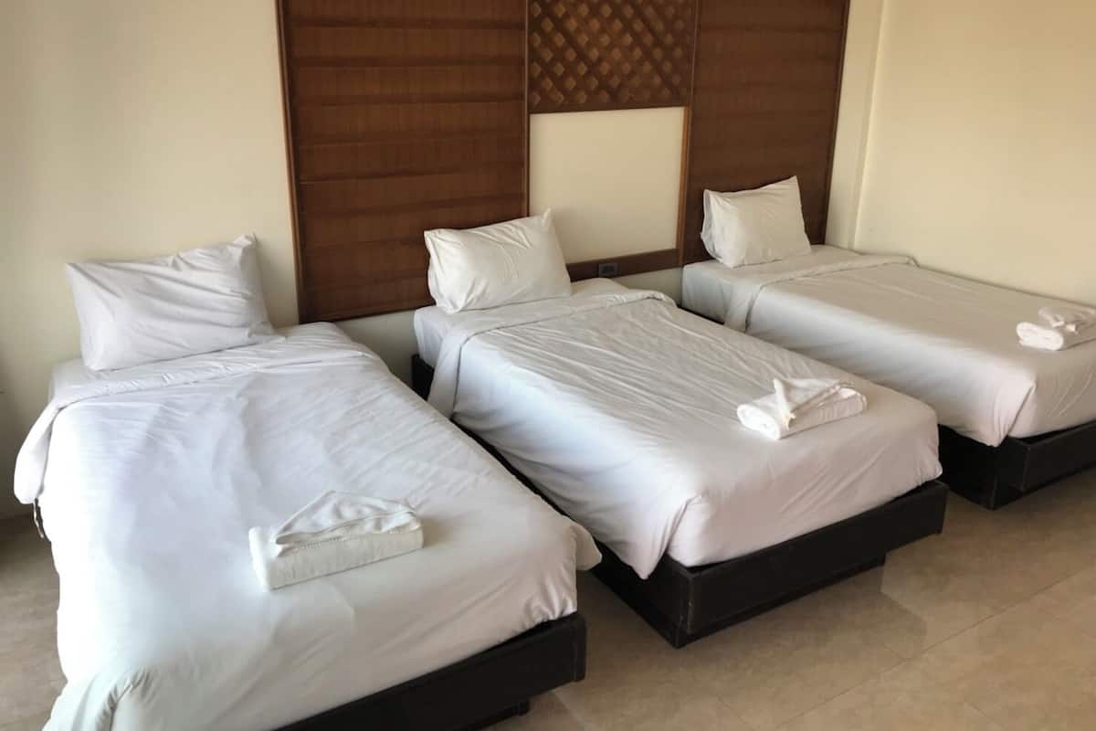 Iron/ironing board, free WiFi, bed sheets, wheelchair access