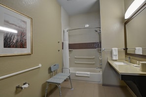 In-room safe, desk, free WiFi, bed sheets - Staybridge Suites Lakeland West (Lakeland)