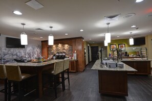 Restaurant - Staybridge Suites Lakeland West (Lakeland)
