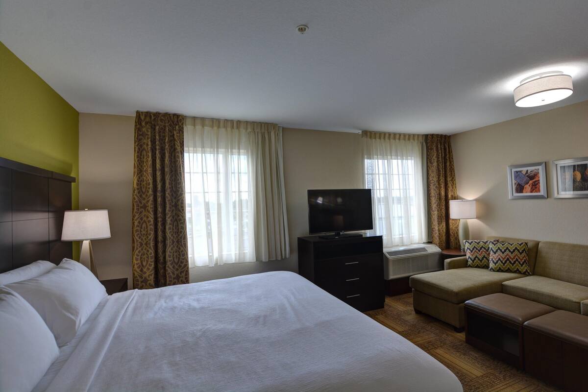 Coffres-forts dans les chambres, bureau, Wi-Fi gratuit, draps fournis