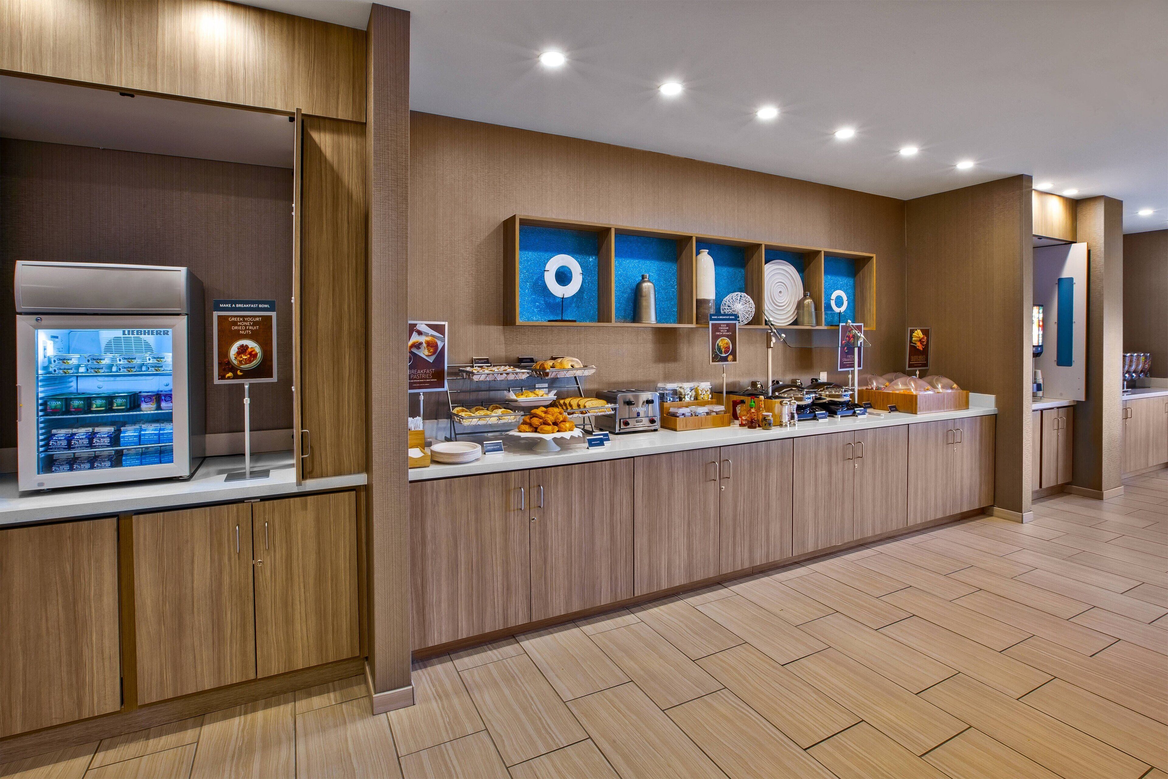 free daily continental breakfast