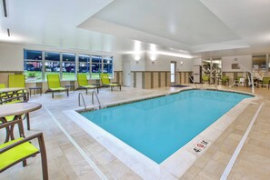 室内游泳池