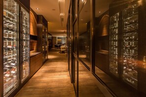 2 restaurants servant le petit déjeuner, spécialités Cuisine chinoise