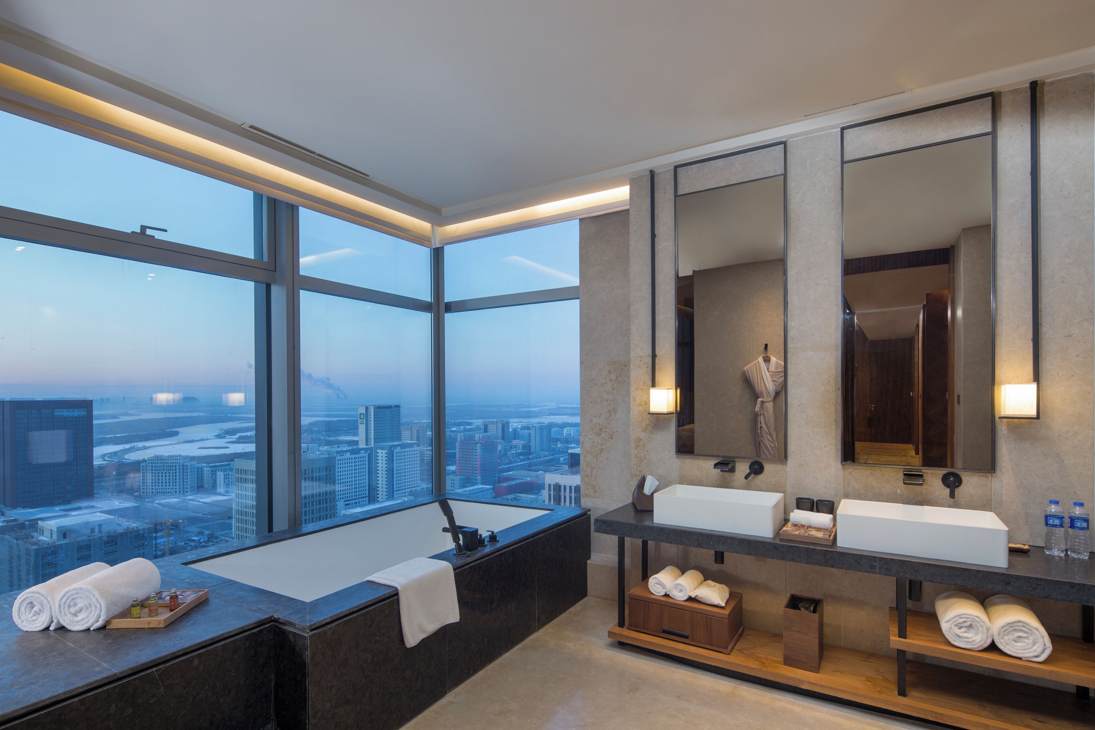 Hunter Hut  - Rainbow Archway (FAMILY SUITE ) | Bathroom | Separate bathtub and shower, deep-soaking bathtub, designer toiletries