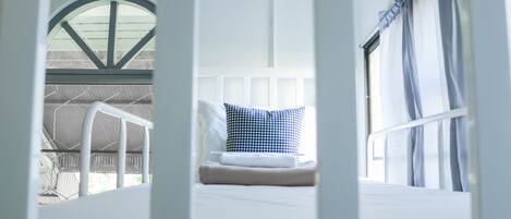 Triple Room with Shared Bathroom | 可動式ベッド、WiFi (無料)、ベッドシーツ