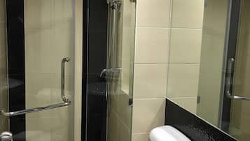 Doccia, set di cortesia gratuito, bidet, asciugamani