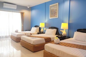 Superior Triple Room | In-room safe, desk, free WiFi