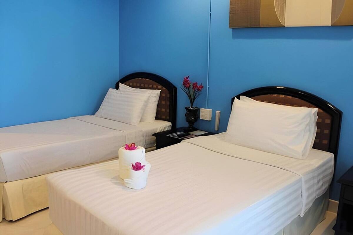 Superior Twin | In-room safe, desk, free WiFi