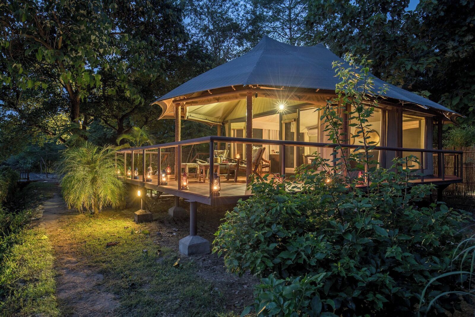 Luxury Tent | Minibar, in-room safe, individually decorated, individually furnished