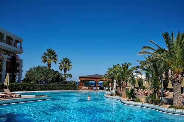 Seasonal outdoor pool