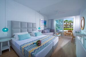 Cortinas blackout y sistema de insonorización 