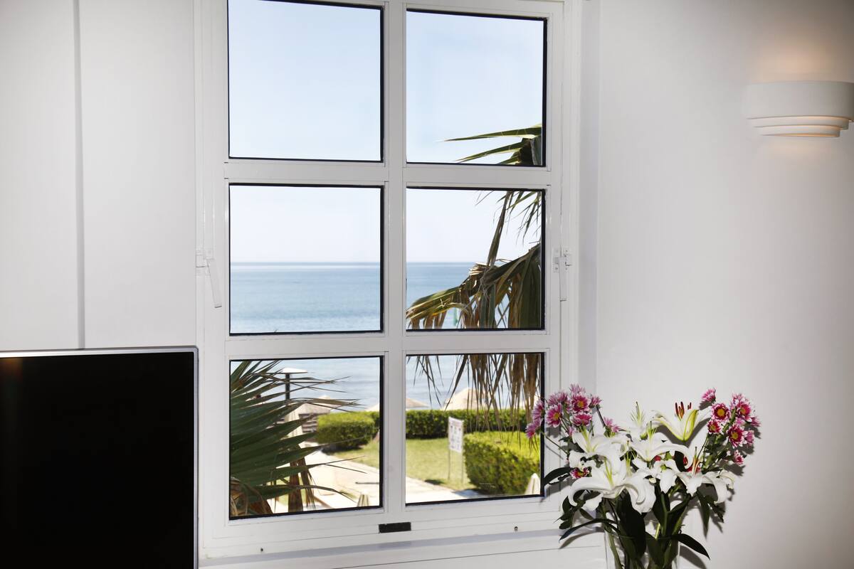 1 bedroom, blackout curtains, soundproofing, iron/ironing board