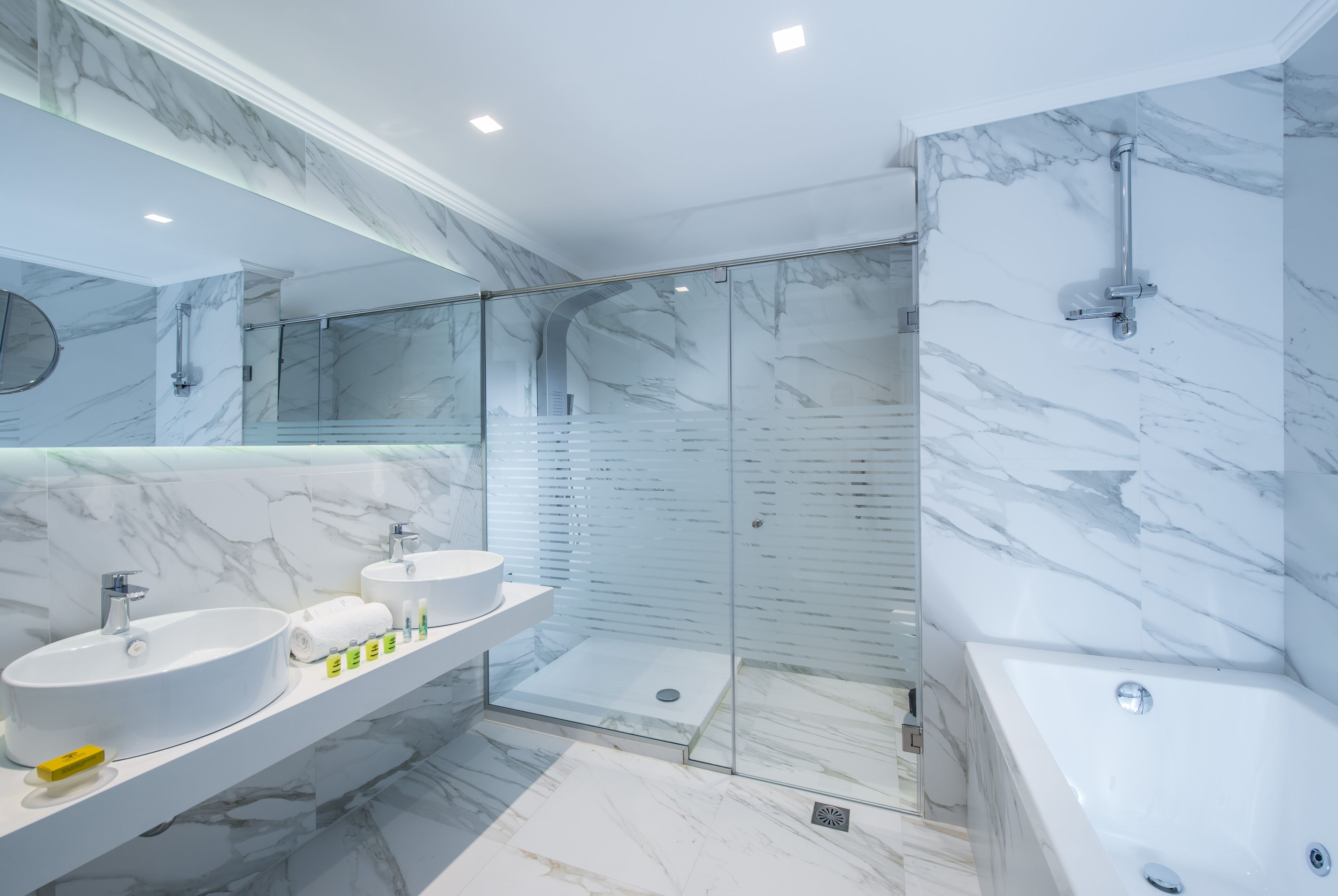 family suite, 2 bedrooms | bathroom | shower, free toiletries, hair dryer, bathrobes