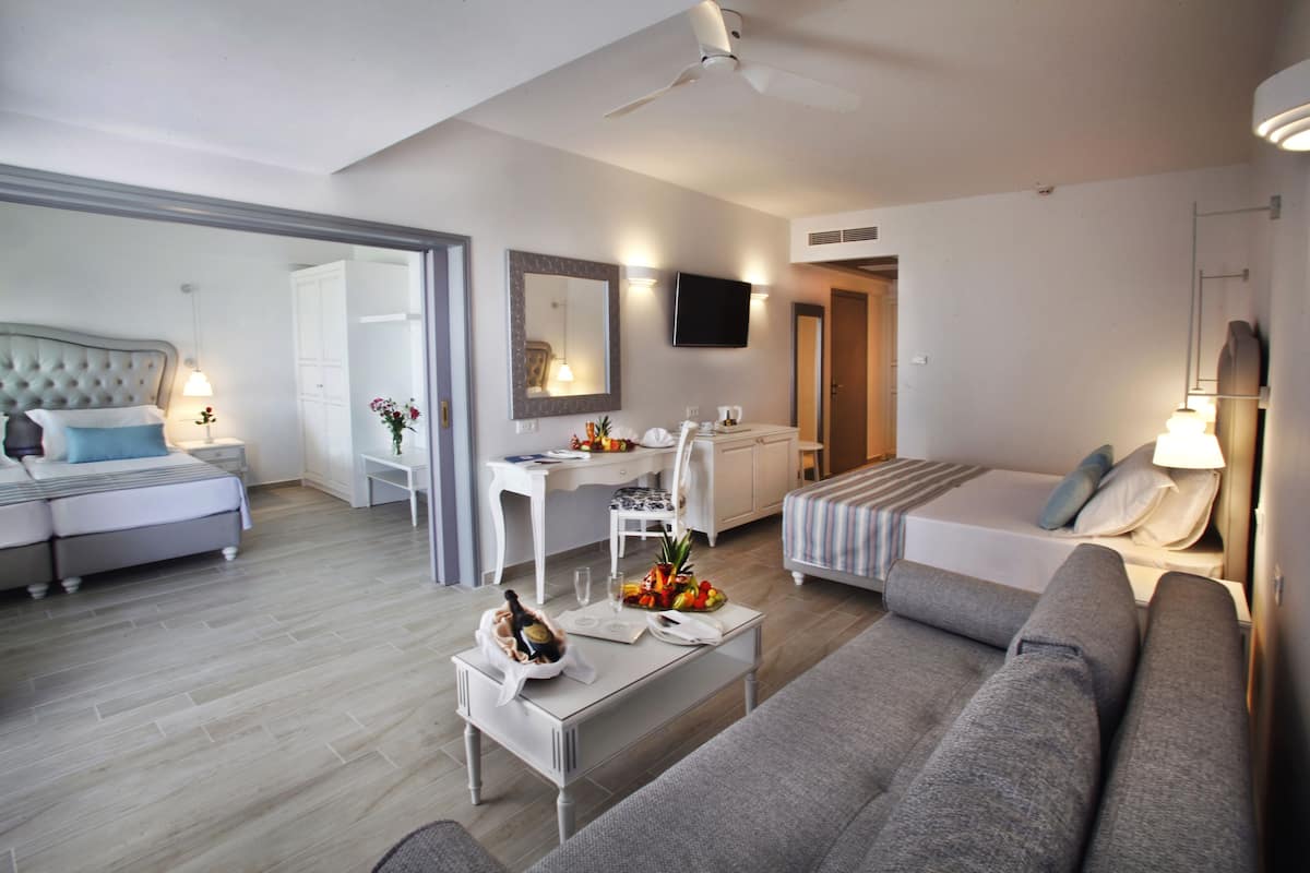 family suite, 2 bedrooms | 1 bedroom, blackout curtains, soundproofing, iron/ironing board