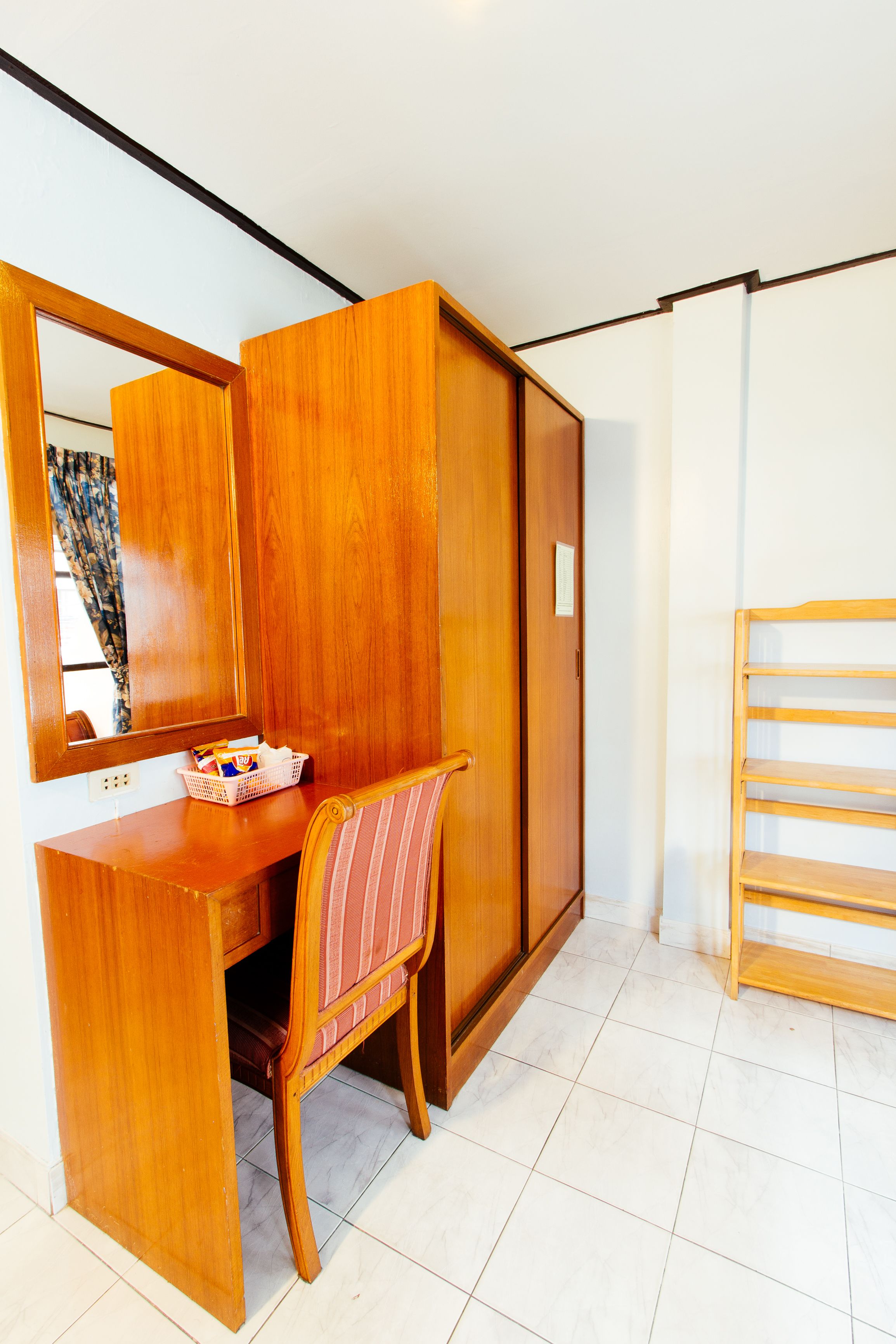 deluxe triple room, 1 bedroom | 1 bedroom, desk, free wifi, bed sheets