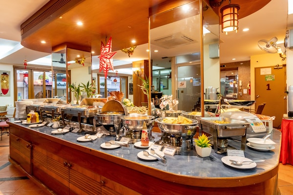 Daily buffet breakfast (THB 250 per person)