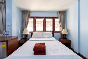 Habitació familiar, balcó | Escriptori, wifi gratuïta i roba de llit 