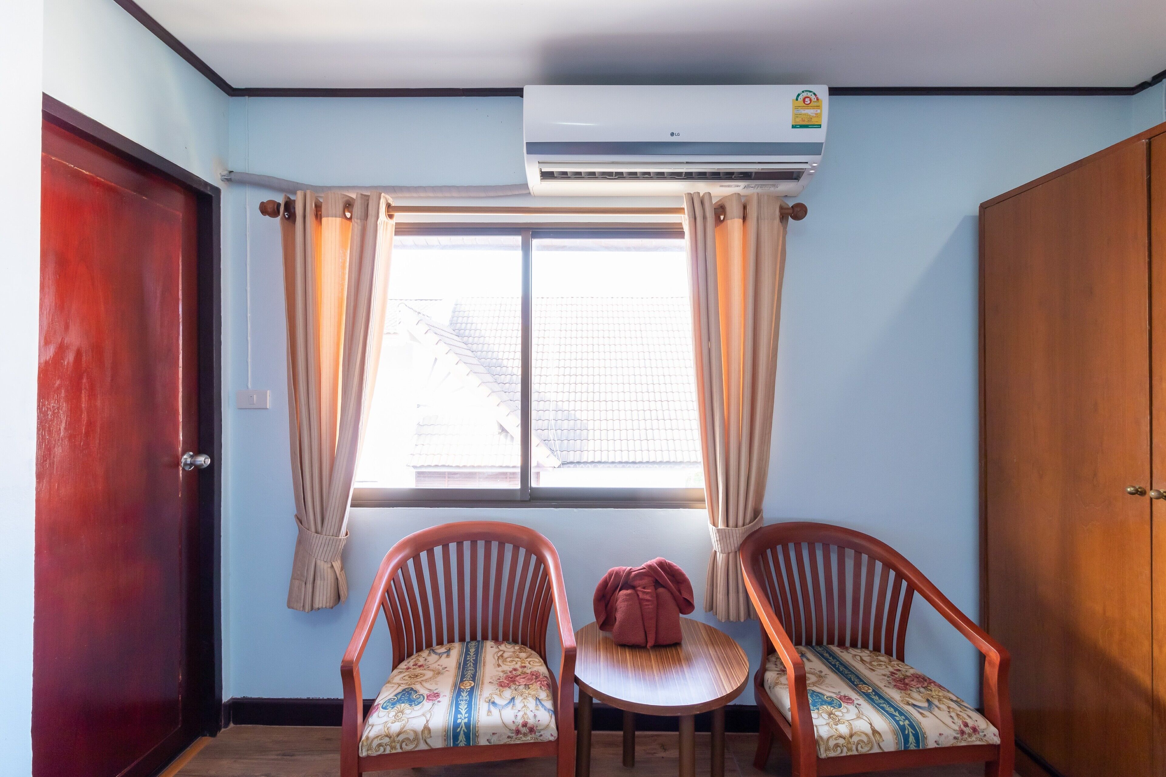 deluxe triple room, 1 bedroom | 1 bedroom, desk, free wifi, bed sheets