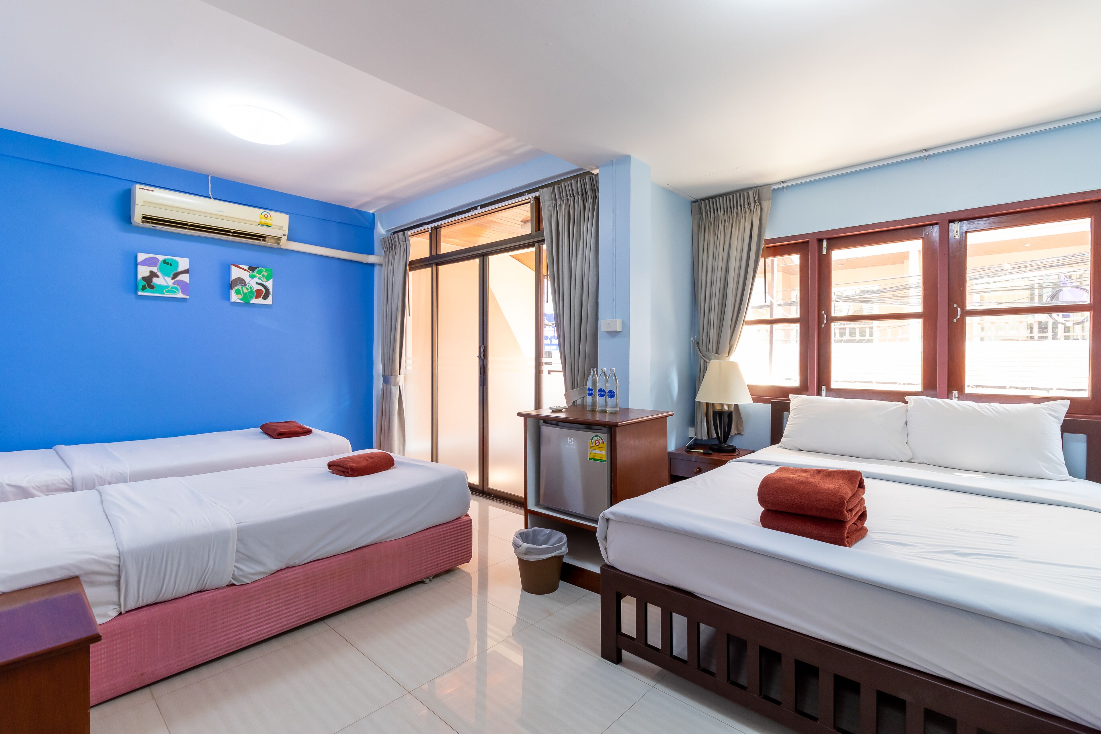 family room, balcony | 1 bedroom, desk, free wifi, bed sheets