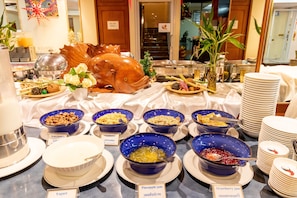 Daily buffet breakfast (THB 250 per person)