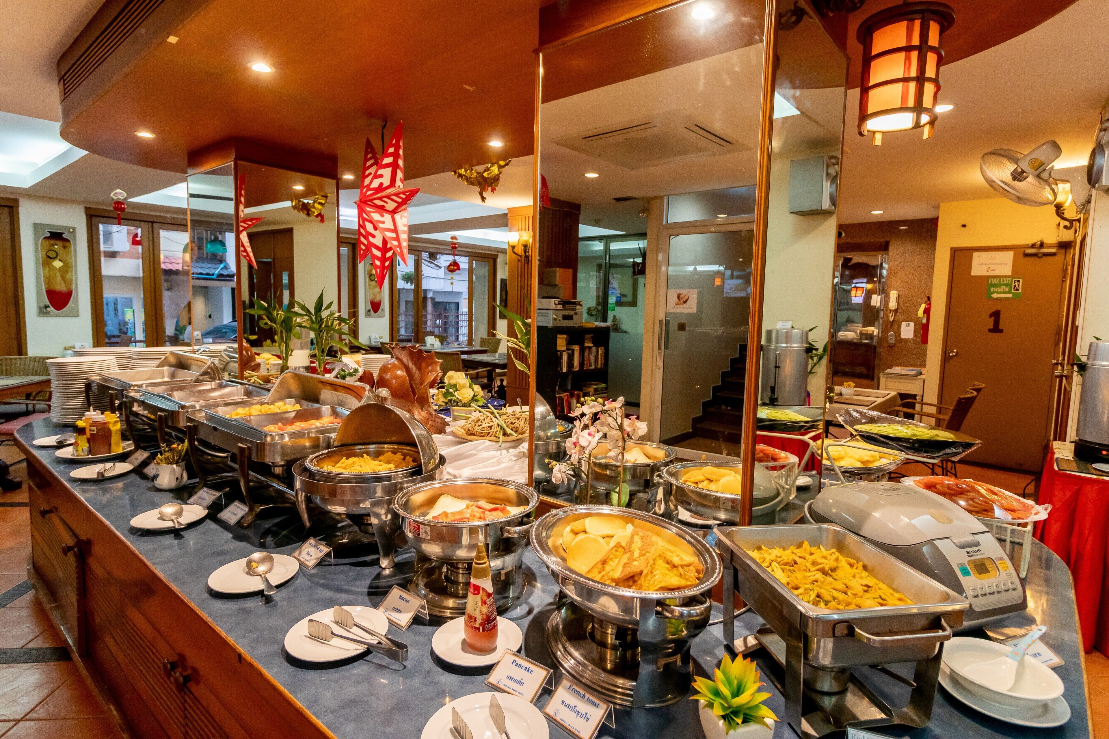 daily buffet breakfast (thb 250 per person)