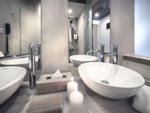 Bathroom sink - Elounda Orama Boutique Hotel (Agios Nikolaos)