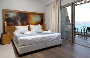 Minibar, in-room safe, desk, blackout curtains