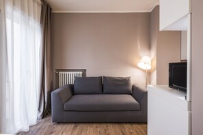 Classic Apartment (Via Sant'Andrea 20) | Living area