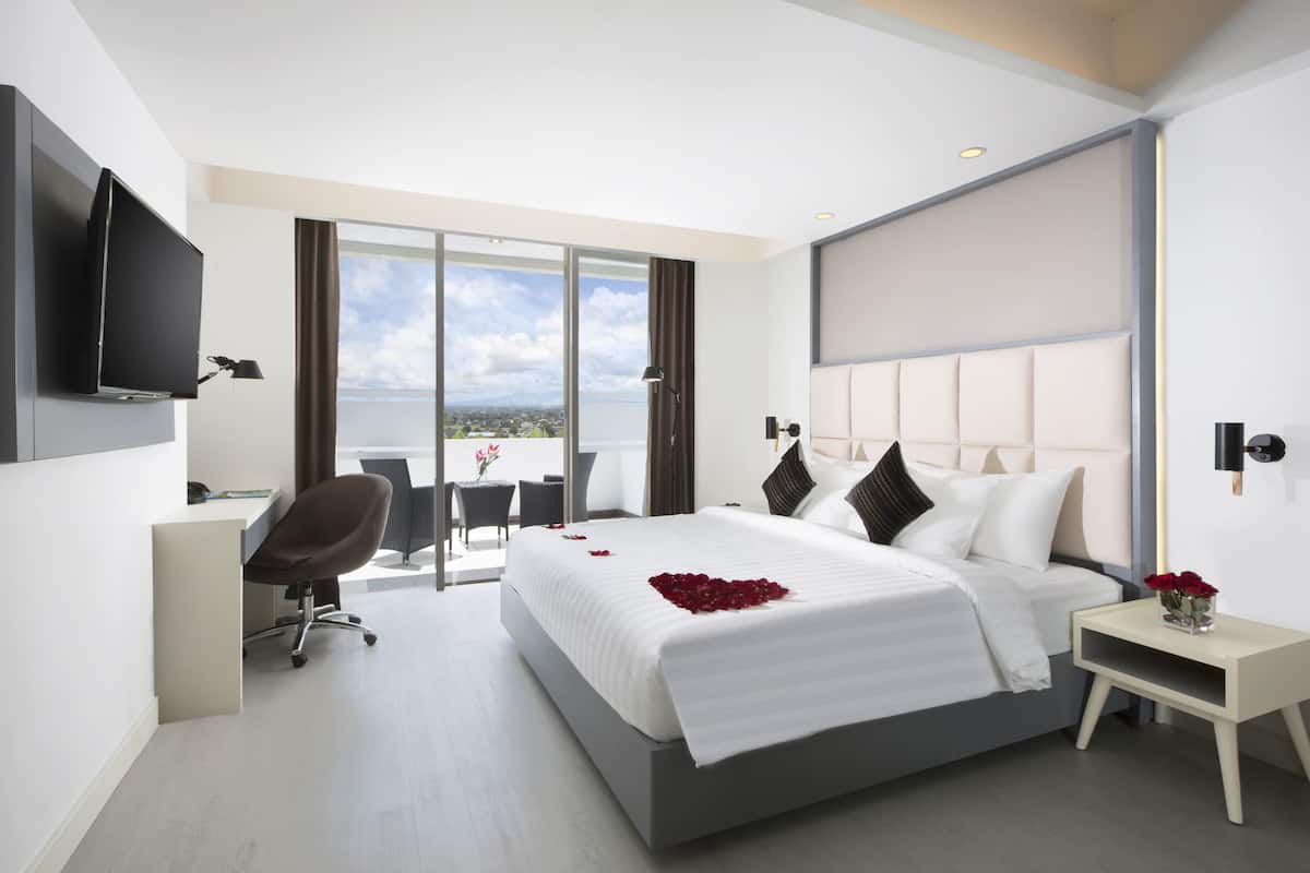 The Innside Room - Terrace | 1 bedroom, minibar, in-room safe, desk