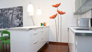 Apartment (1 Bedroom) | Eigene Küche | Kühlschrank, Mikrowelle, Ofen, Herdplatte