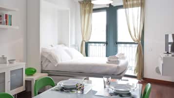 Apartment (1 Bedroom) | 1 bedroom, iron/ironing board, cribs/infant beds, free WiFi