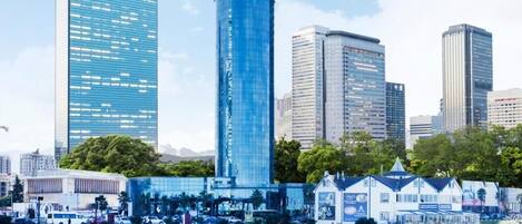 Vista frontal de la propiedad