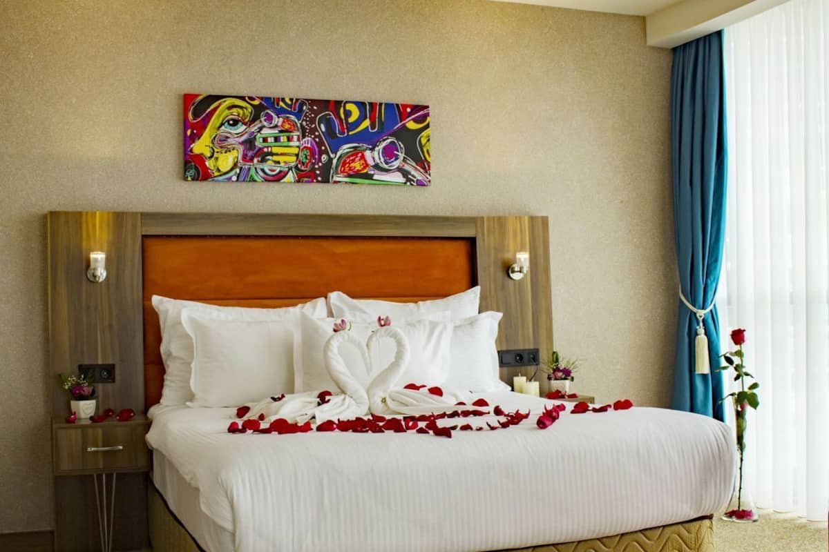 Premium bedding, minibar, in-room safe, desk