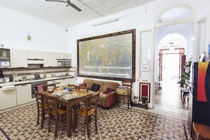 Fridge, cookware/dishes/utensils - Granny's Inn - Hostel (Sliema)