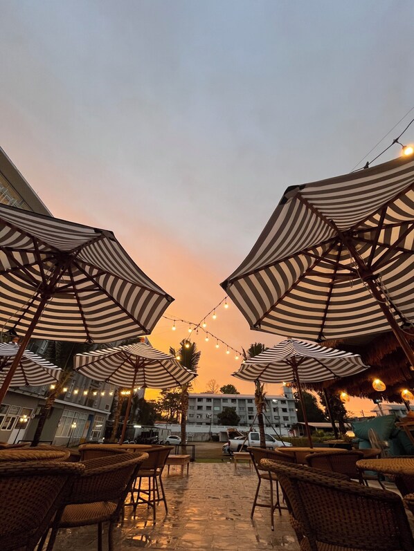 Bar (on property) - Panphuree Residence (Sa Khu)