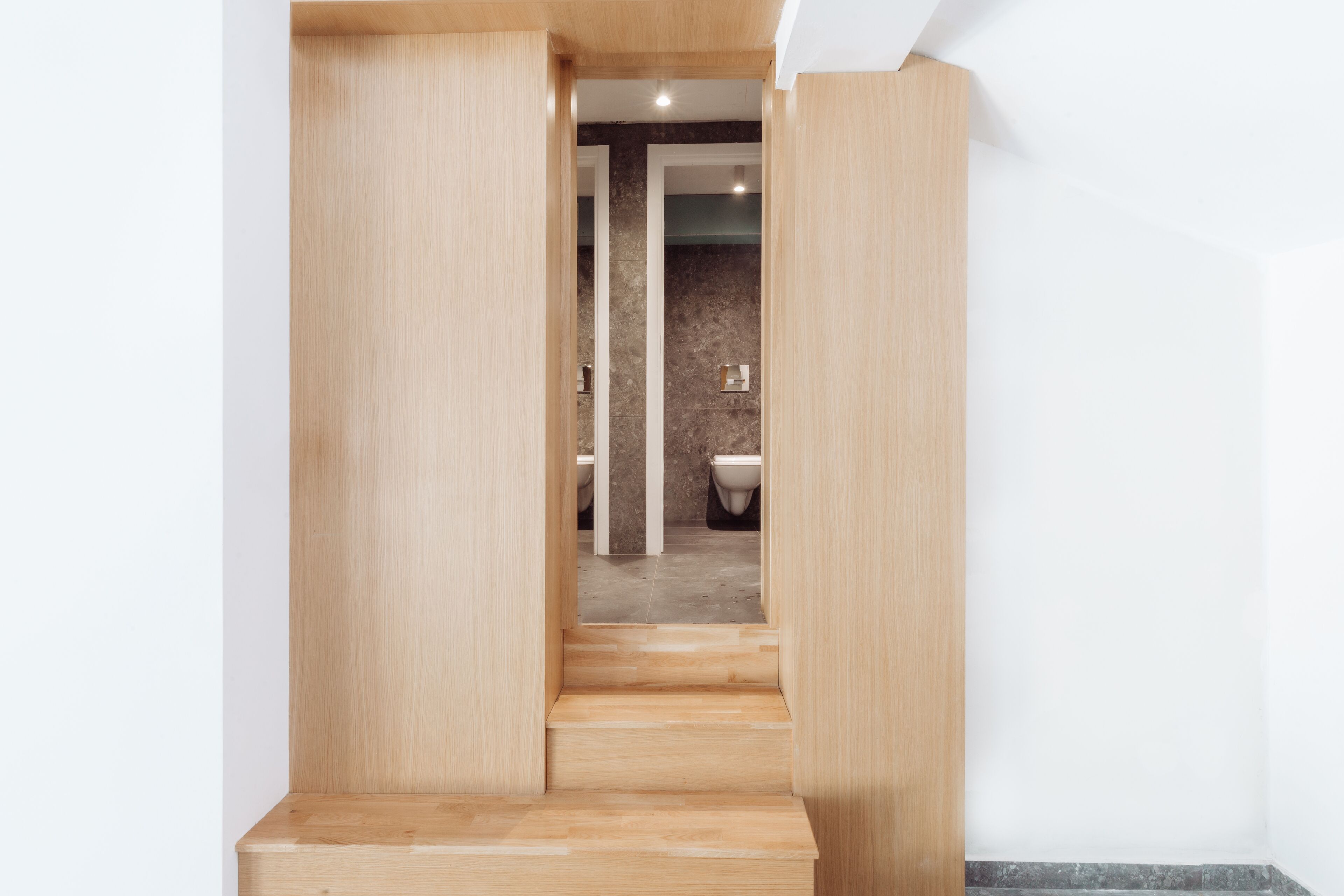 Shower, soap, shampoo, toilet paper