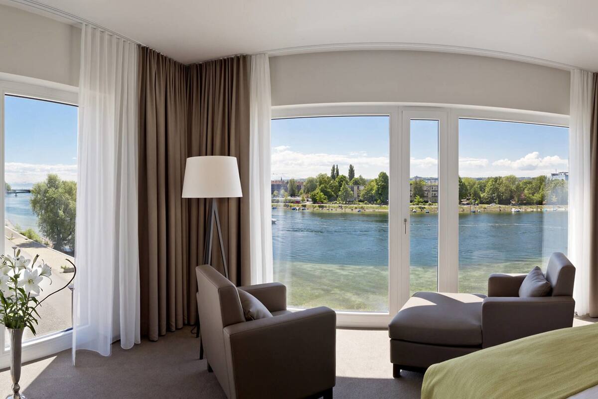 studio, lake view | 1 bedroom, premium bedding, down duvets, in-room safe