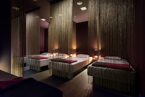 Sauna, bain de vapeur, soins du corps, massage aux pierres chaudes