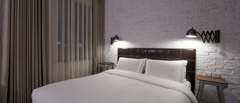 1 bedroom, premium bedding, down duvets, minibar