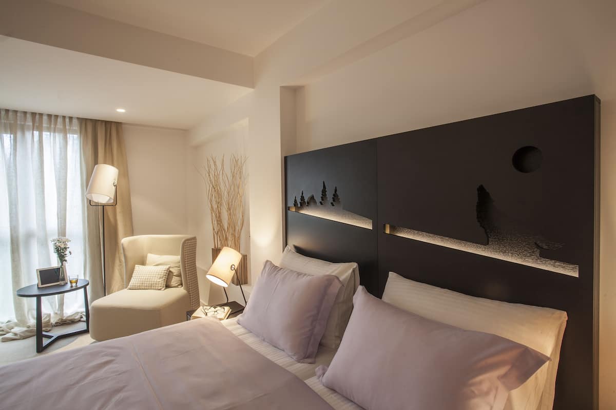 superior double or twin room | 1 bedroom, egyptian cotton sheets, premium bedding, minibar