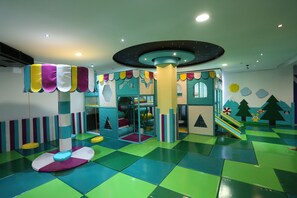 Innen-Kinderspielplatz