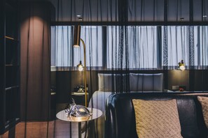 Chambre (Venice) | Minibar, coffres-forts dans les chambres, bureau, rideaux occultants