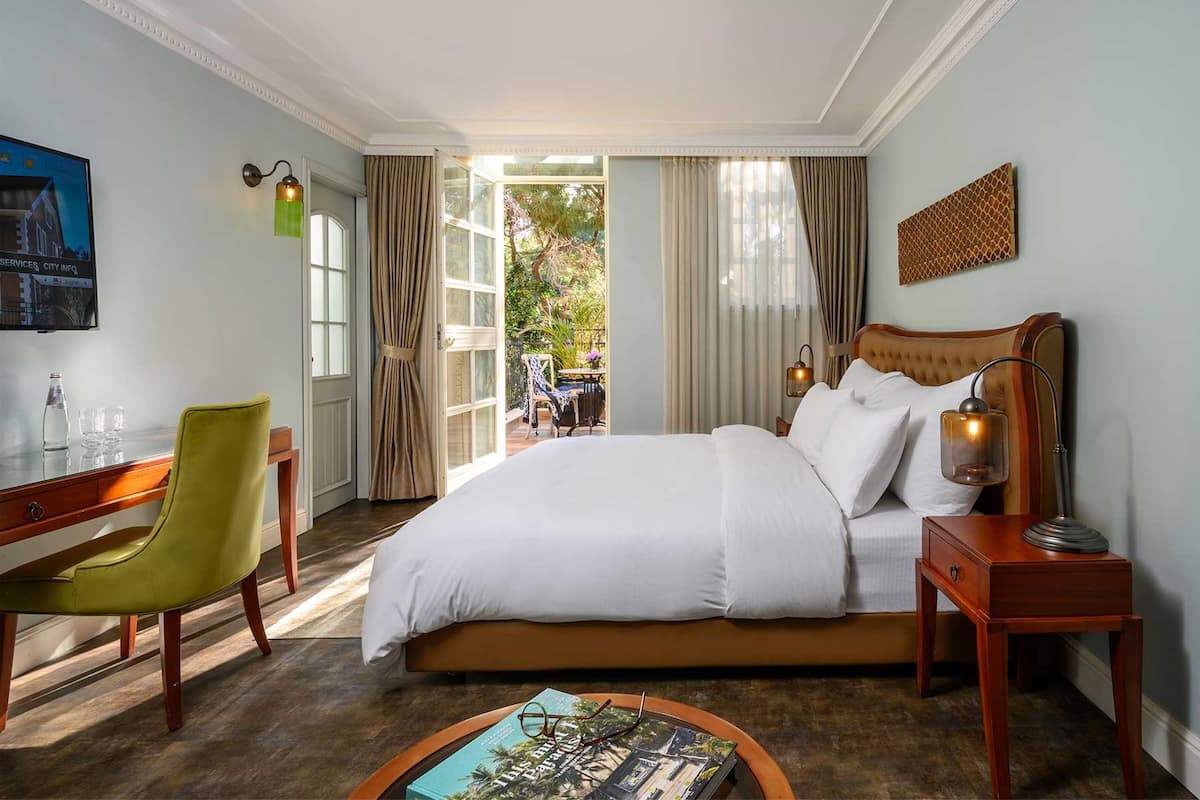 Deluxe Room, 1 King Bed, Balcony